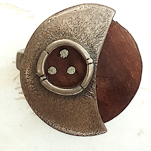 Ay ve Üç Yıldız Yüzük